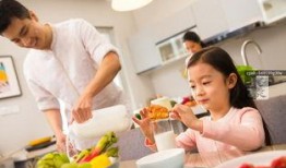 幸福家庭吃瓜,甜蜜吃瓜时光