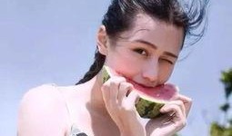 云南吃瓜女孩,揭秘云南美食背后的故事